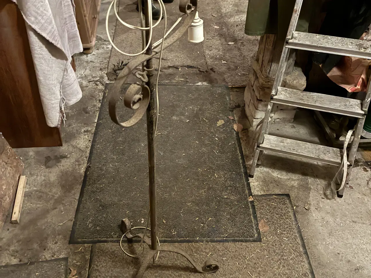 Billede 2 - Gamle gulvlampe