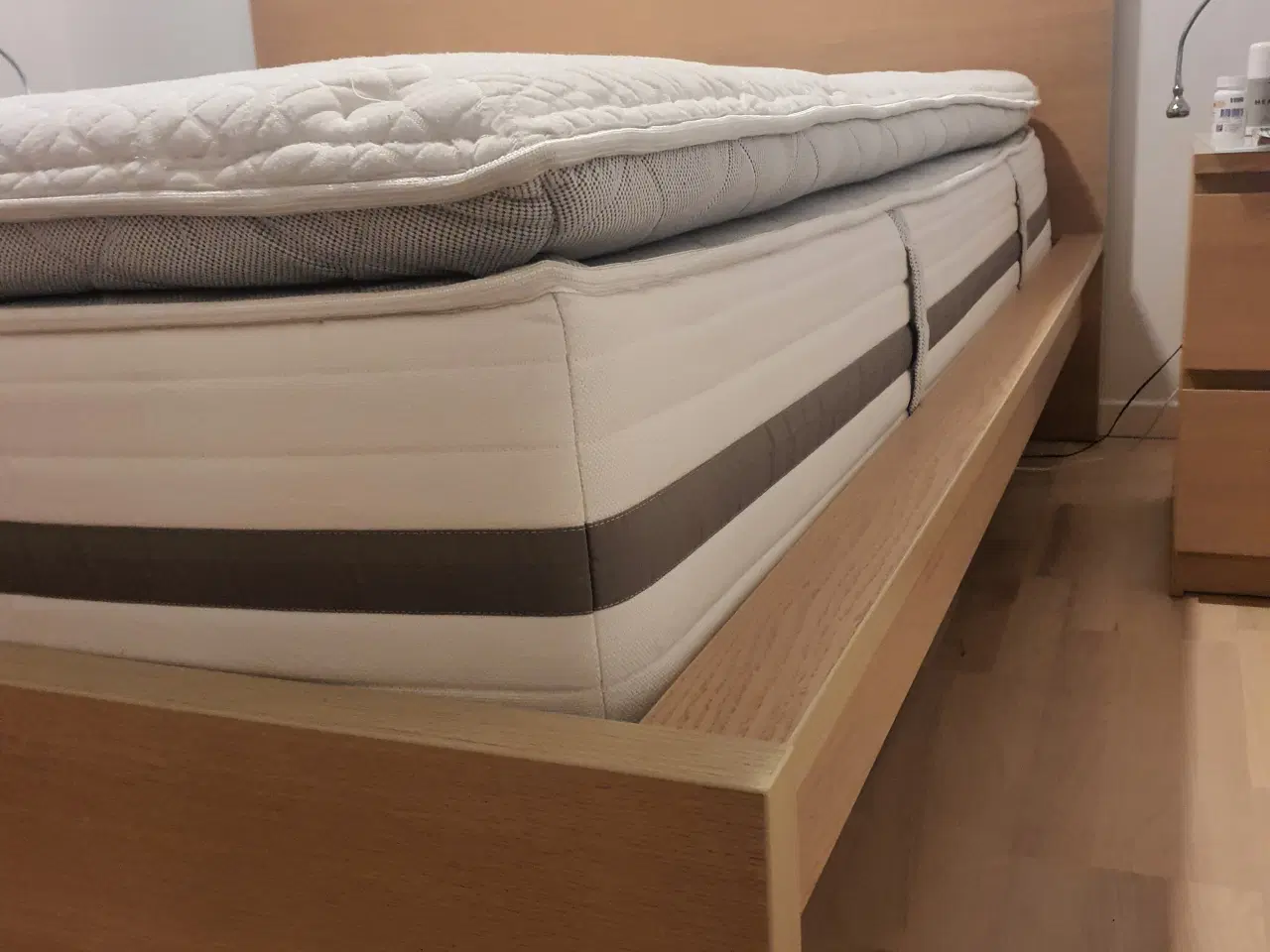 Billede 3 - Seng med boxmadres