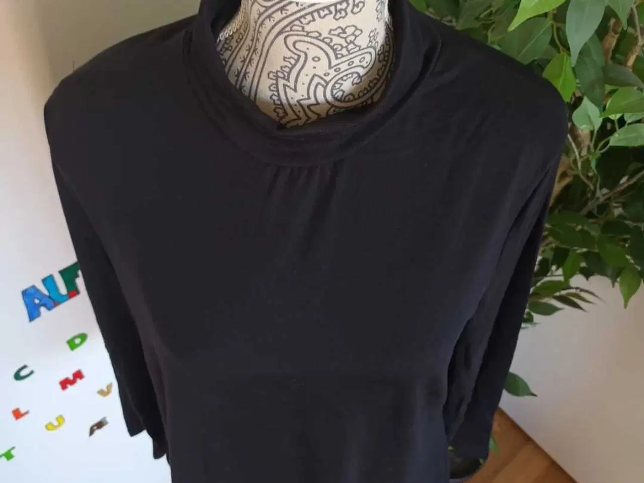 Billede 2 - Top. Vero Moda. XL/42