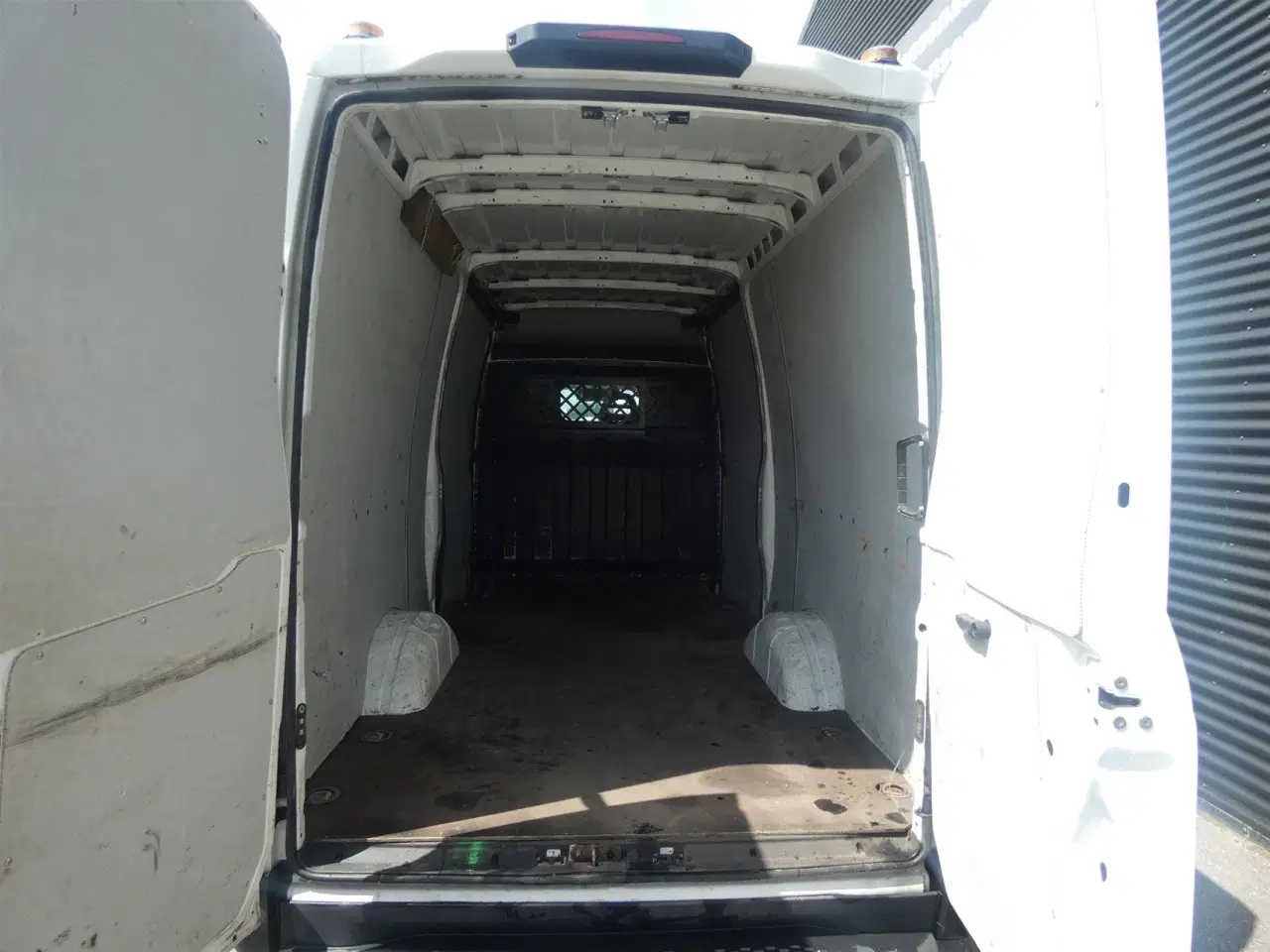 Billede 8 - Iveco Daily 35S16 12m3 2,3 D 156HK Van 8g Aut.