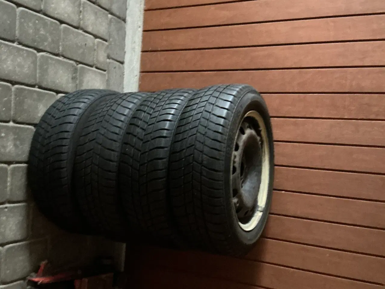 Billede 2 - Vinterdæk og fælge