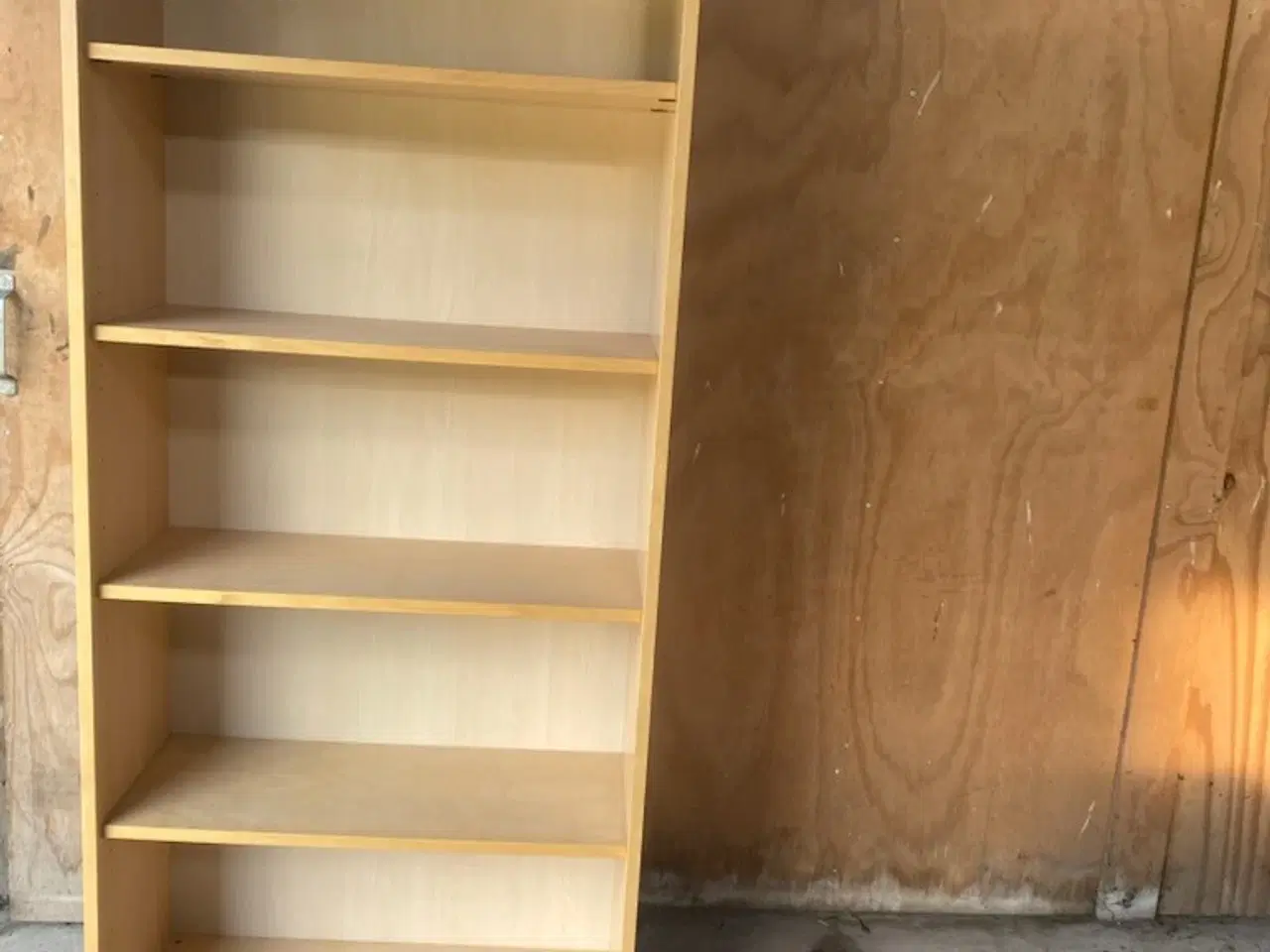 Billede 1 - Reol sælges- brugt på kontor til mapper. H 186 cm 