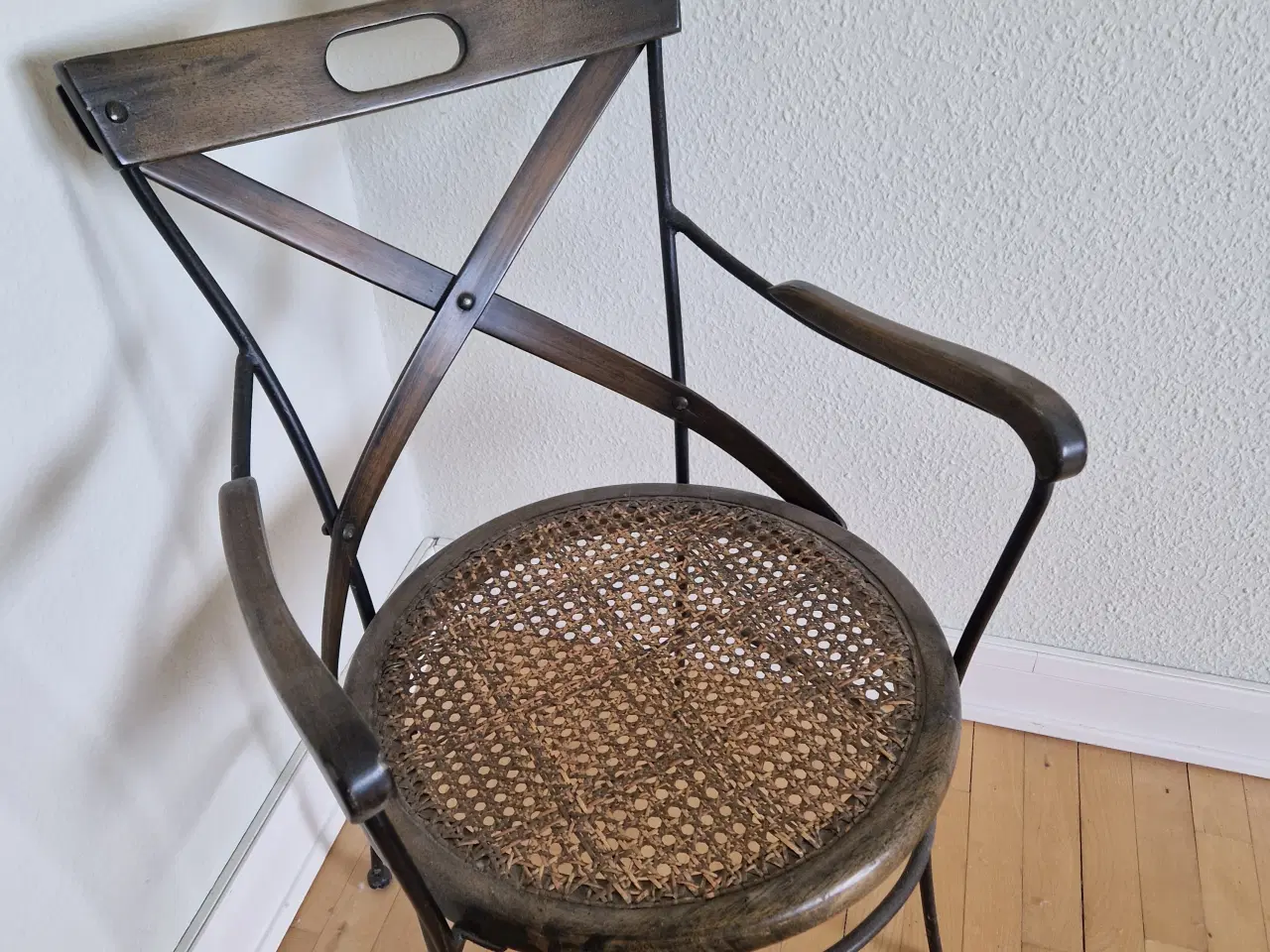 Billede 3 - 2 Antik design stole sælges 