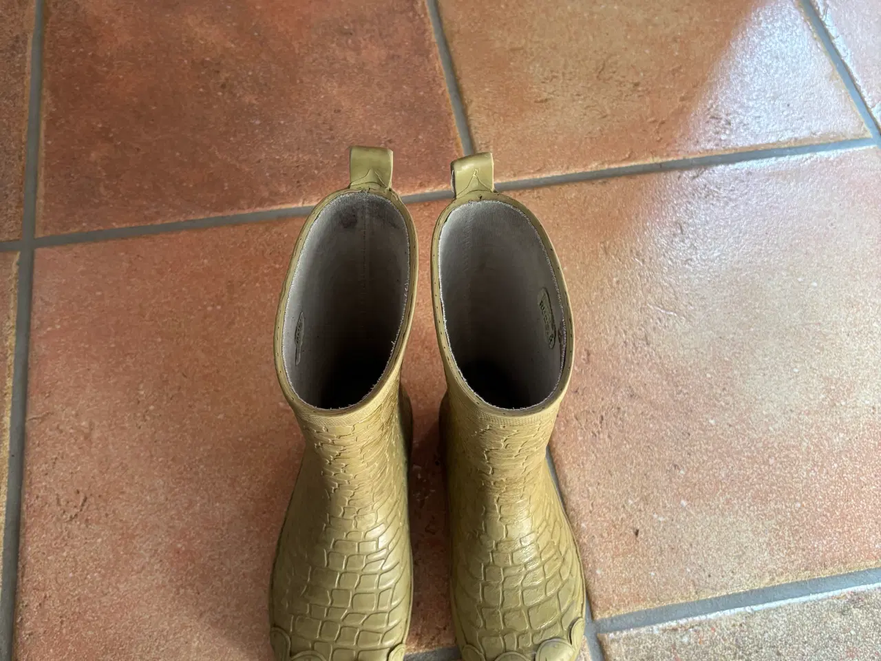 Billede 4 - Gummistøvle til dreng
