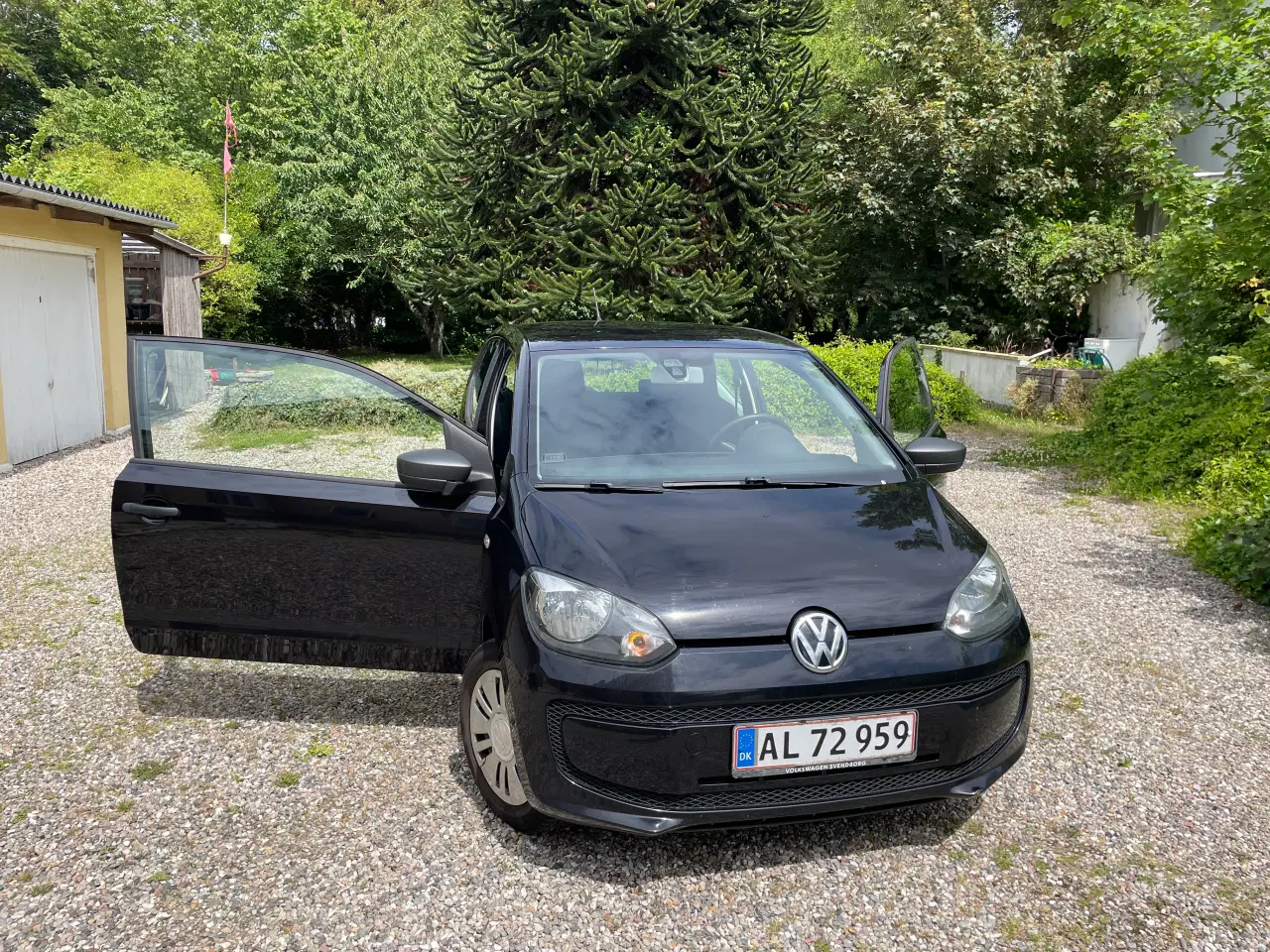 Billede 1 - Volkswagen Up! 1.0 – 2014 – Økonomisk pendlerbil m