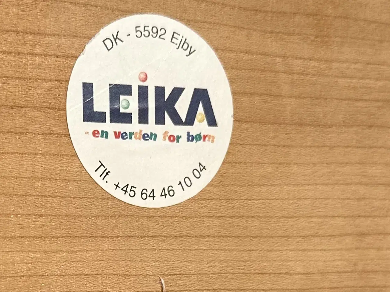 Billede 2 - Leika Børnebord og Hukit børnestole