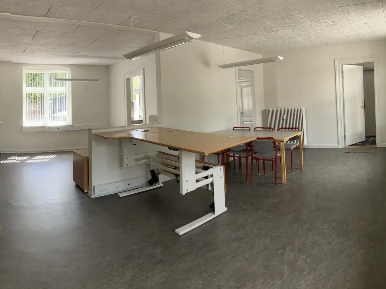 Billede 2 - Rummelig og centralt Kontor