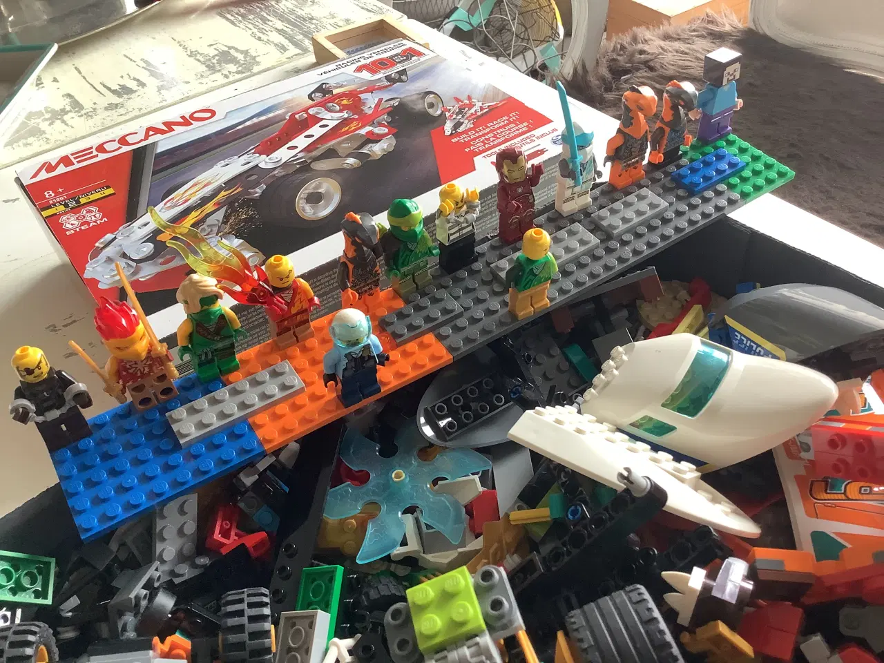 Billede 5 - Stor Lego lot. Med bl.a. 14 minifigurer
