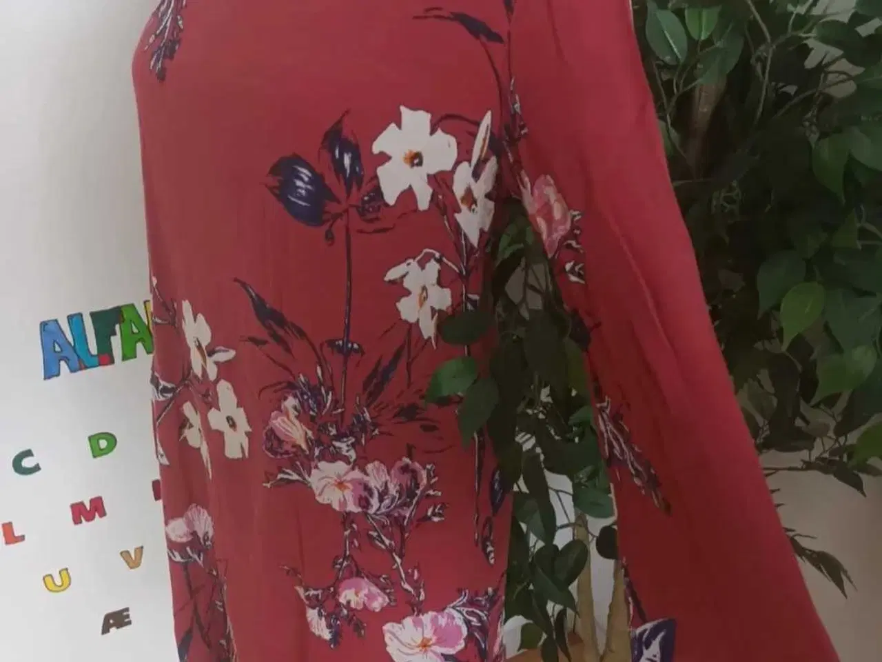 Billede 6 - Kjole. Gestuz. Large/40