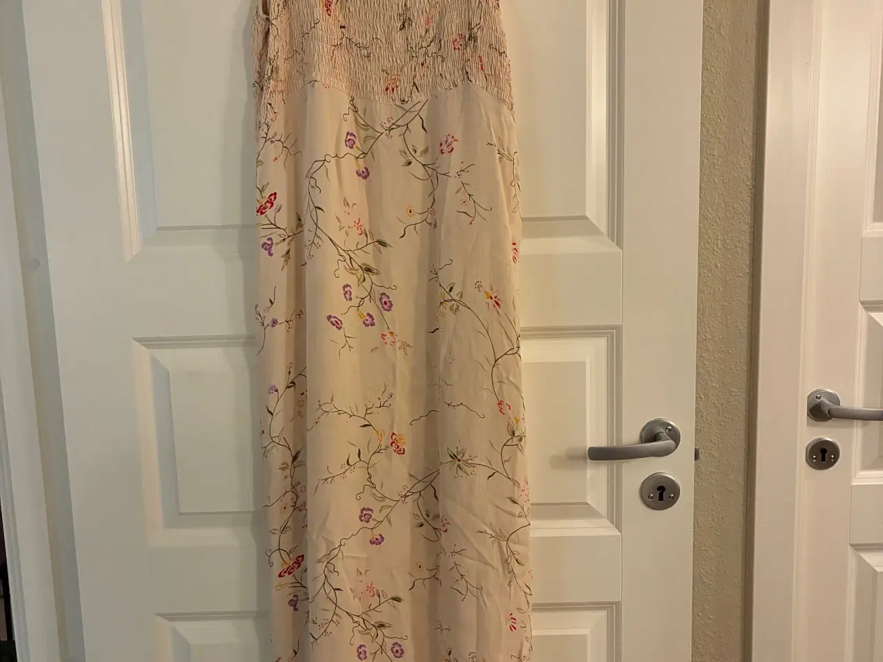 Billede 1 - Lang sommerkjole til hverdag og fest