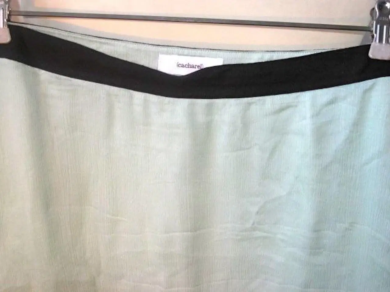 Billede 2 - Cacharel, silkenederdel, str 42