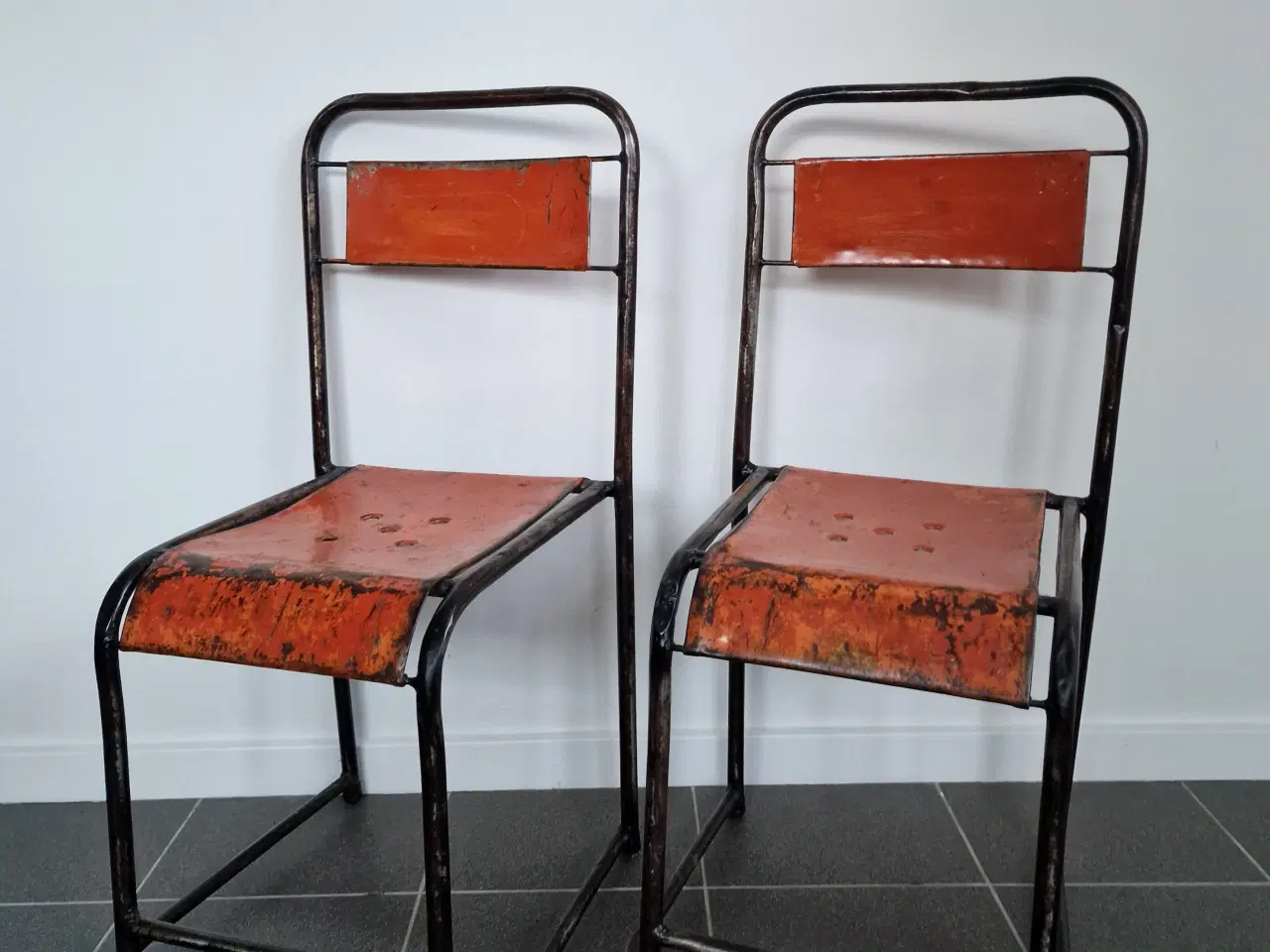 Billede 3 - 6 stk sjove og dekorative stabelbare stole.