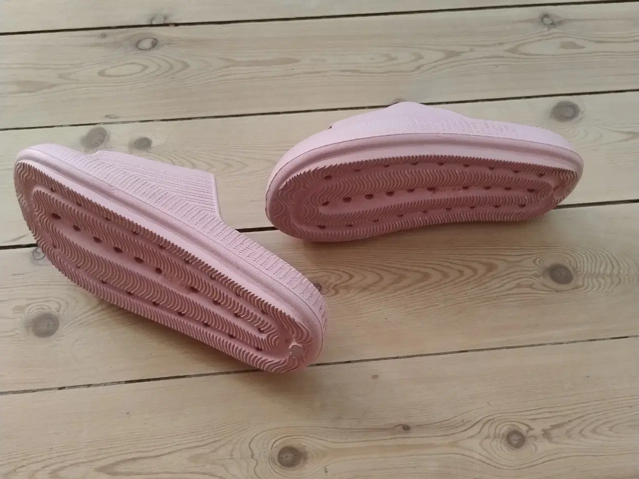 Billede 4 - Slippers sandaler fra Kvickly 