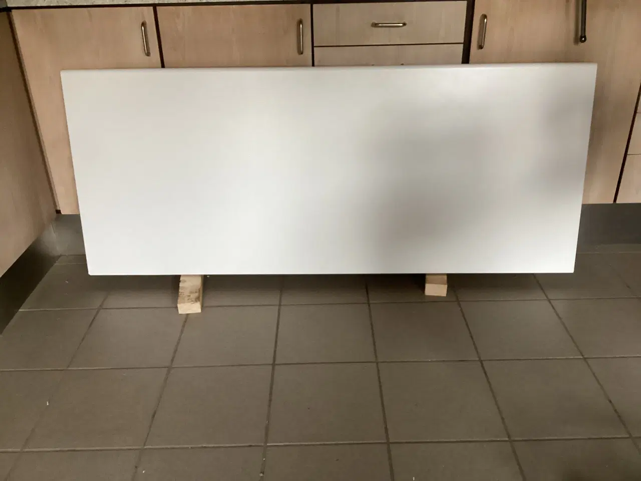 Billede 1 - Hvid bordplade i ekstra dybde 70cm bredde 1,70cm