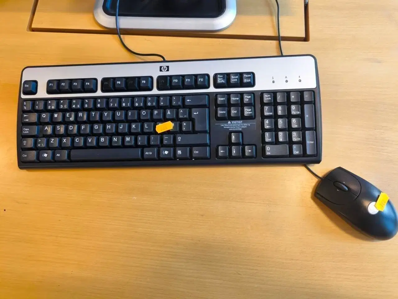 Billede 2 - Skærm 22" m. tastatur HP L2206w (PC medfølger ikke)