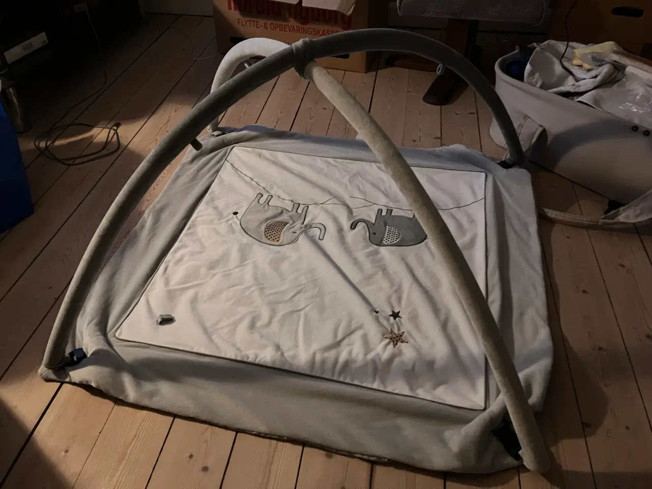 Billede 1 - Aktivitetstæppe til en baby