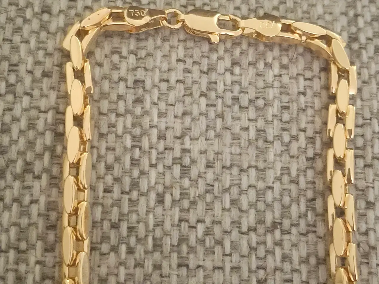 Billede 2 - 750 18k guldhalskæder sælges