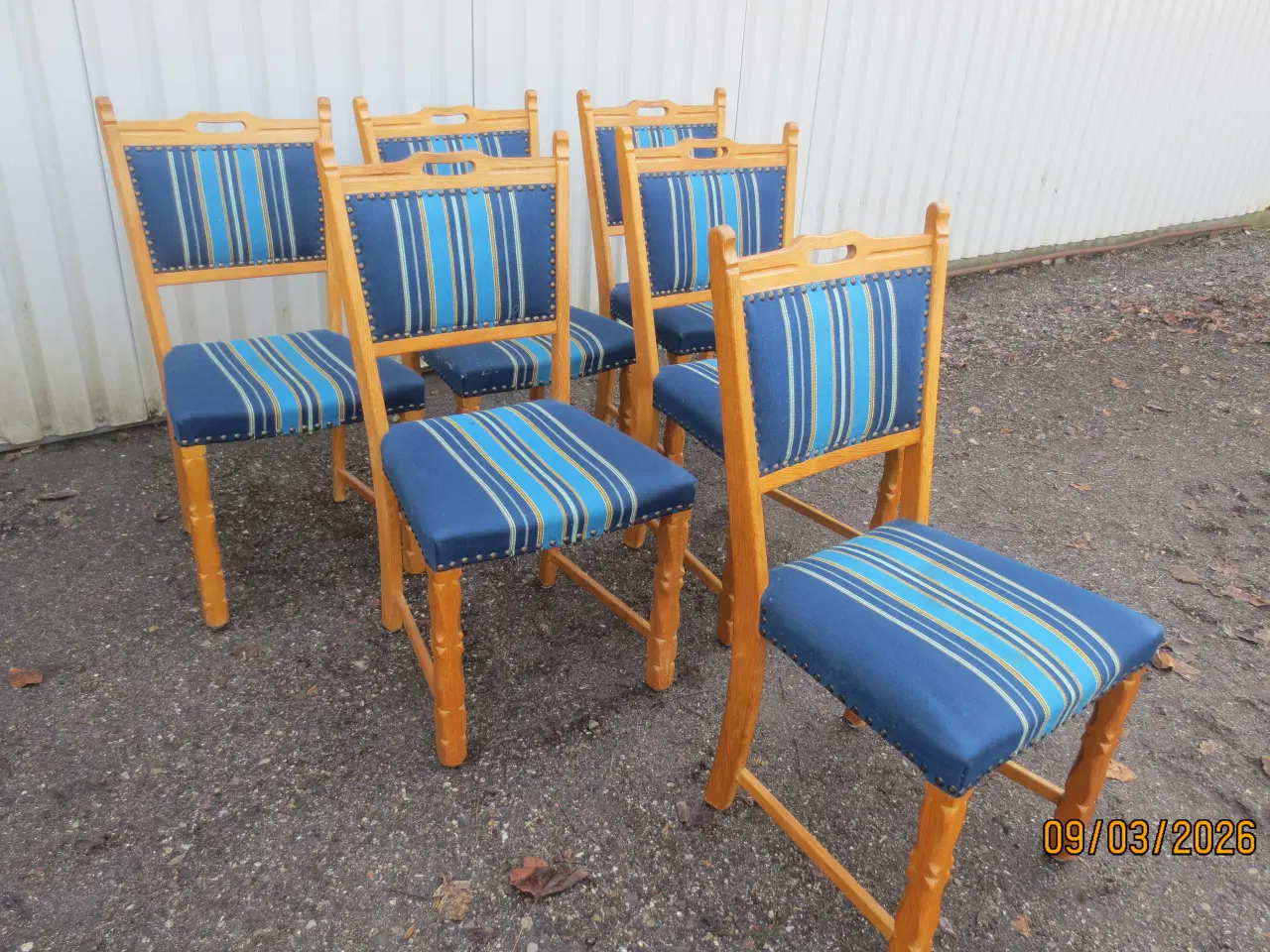 Billede 1 - 6 stk Egetræs Spisestuestole med Blå stribet stof 