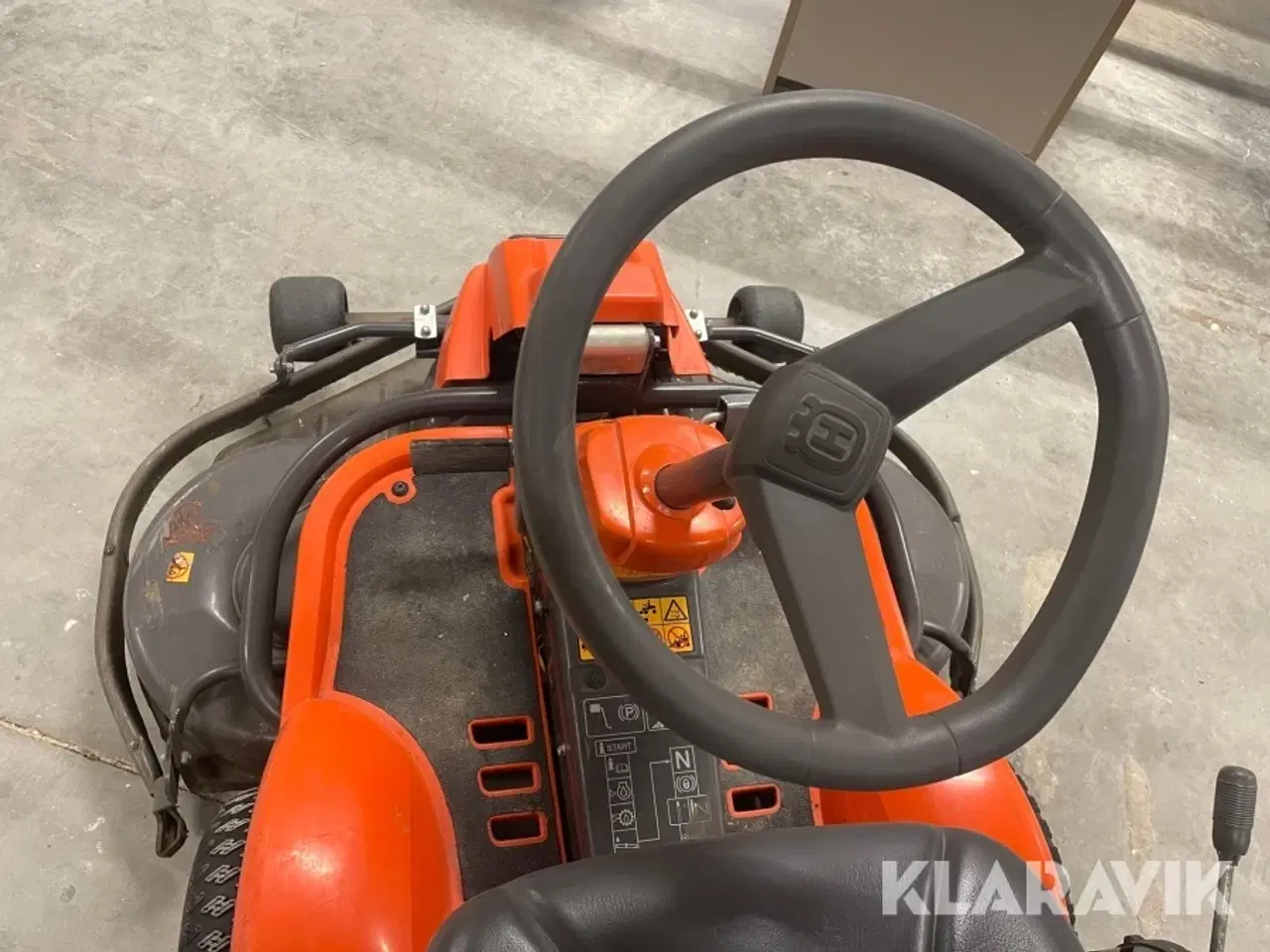 Billede 9 - Plæneklipper Husqvarna R175 med rive