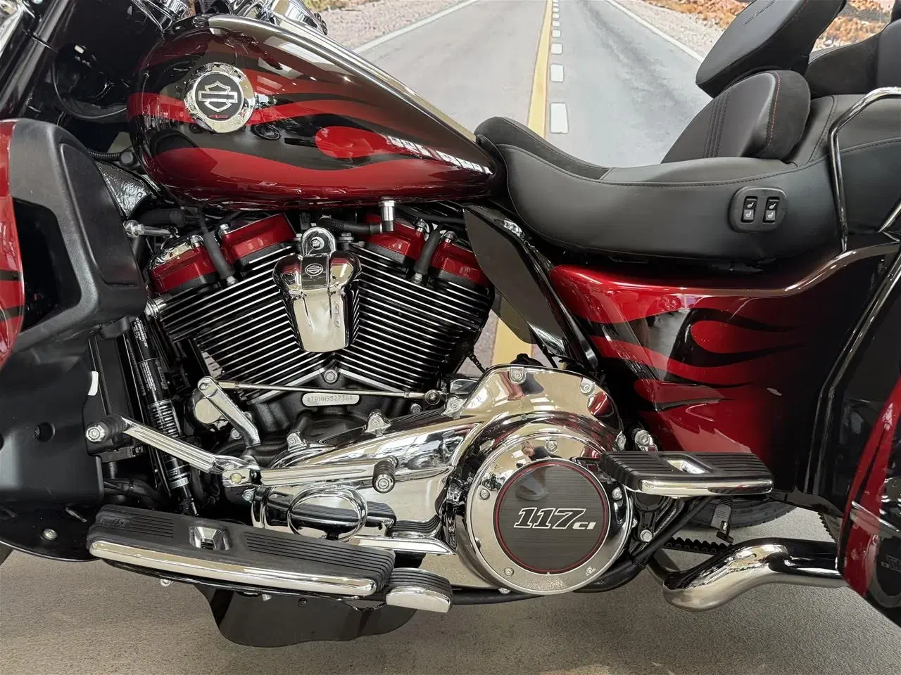 Billede 17 - Harley-Davidson FLHTCUTGSE Tri Glide Ultra CVO 117" Trike