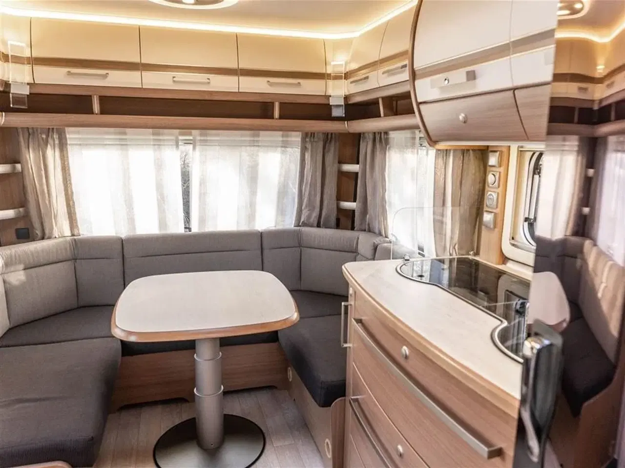 Billede 9 - 2016 - Fendt Bianco Selection 515 SG Rummelig kvalitetsvogn med enkeltsenge