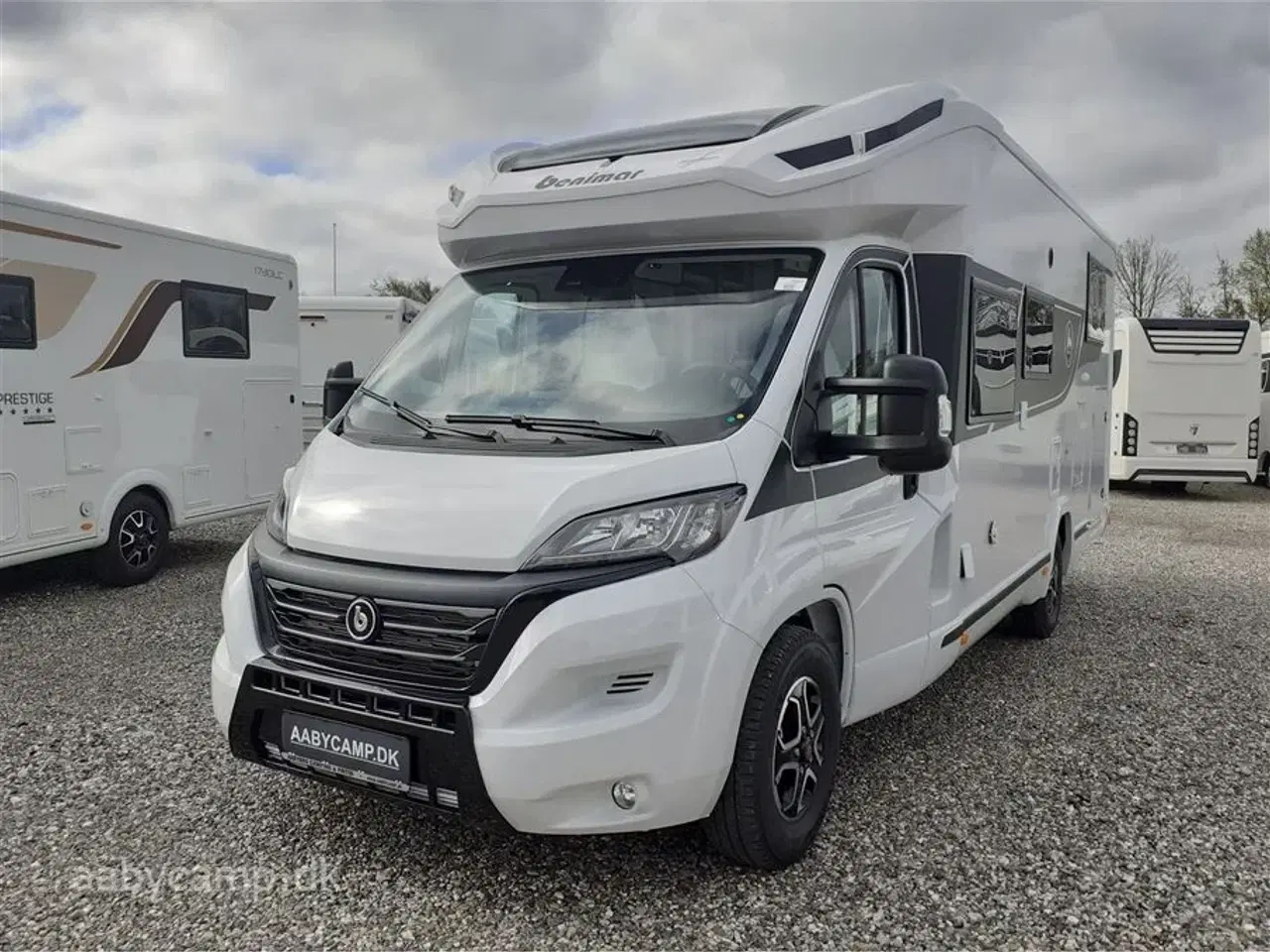 Billede 4 - 2024 - Benimar Mileo 263   Nk pakke. Automatgear. markise. 2x Lithium batteri. solceller. Helårsdæk. lædersæder. cykelstativ.