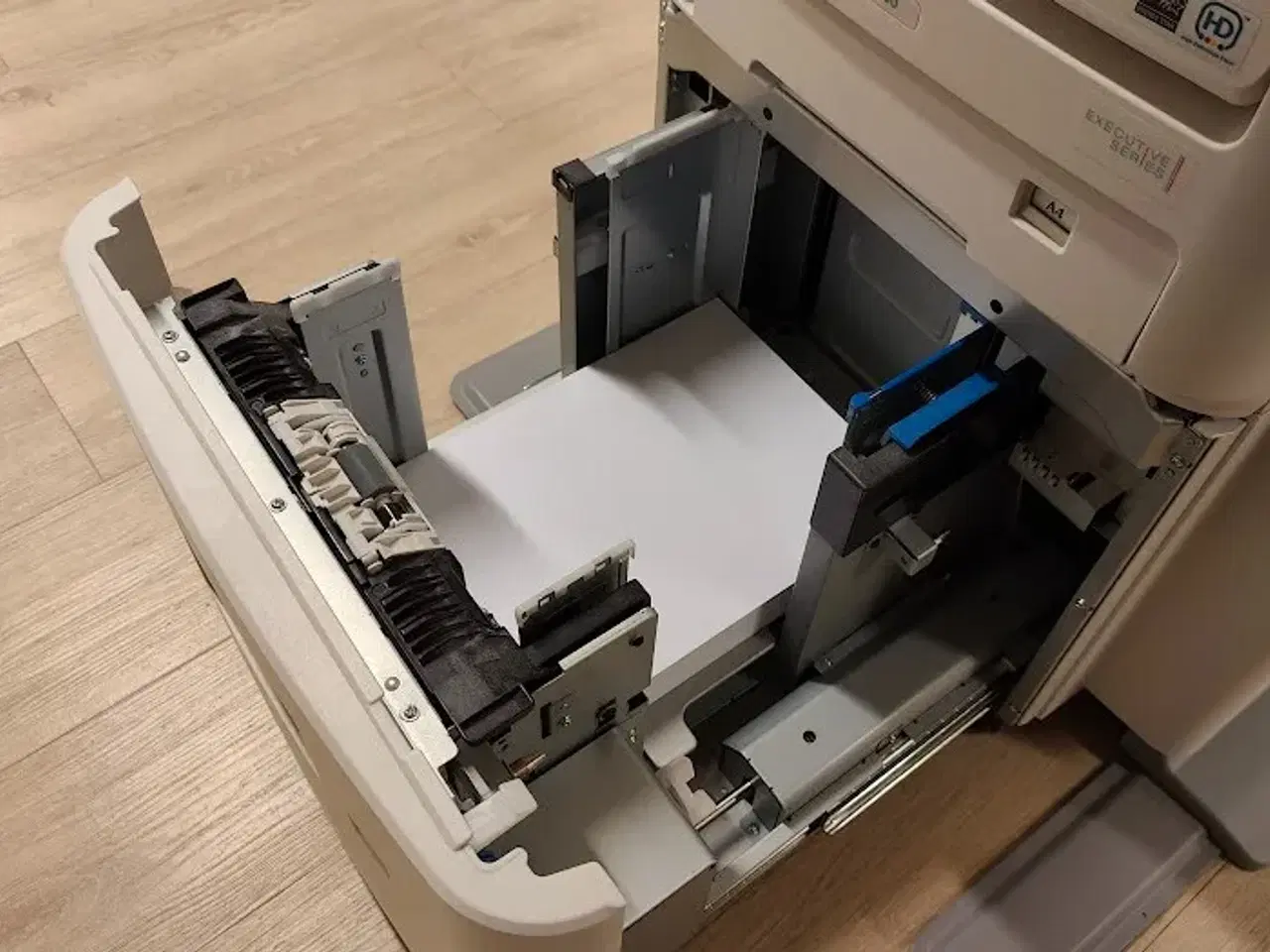 Billede 3 - Kopimaskine, multifunktion farve laser printer A4