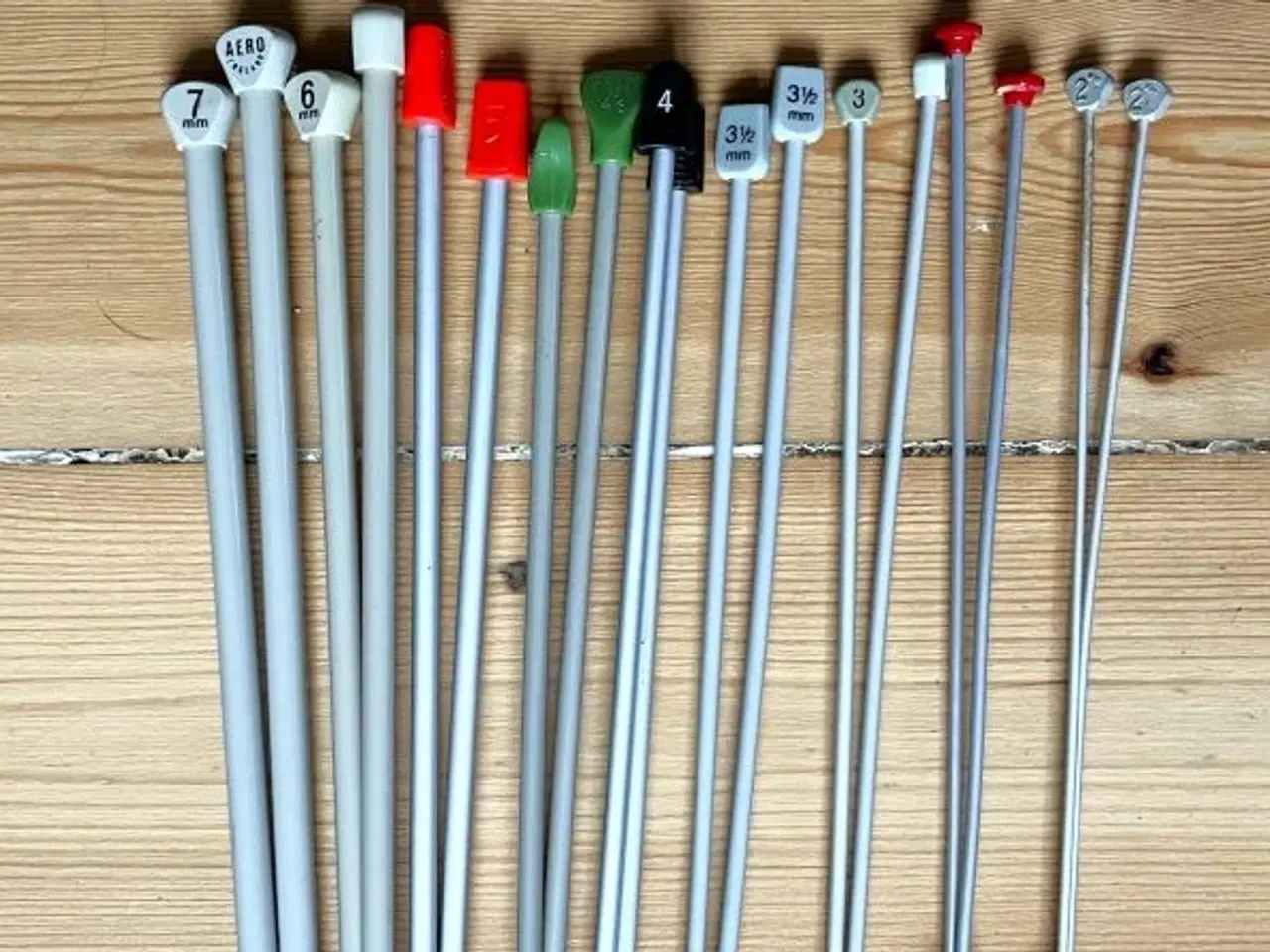 Billede 2 - Serie med 9 par strikkepinde. Fra 2 til 7.
