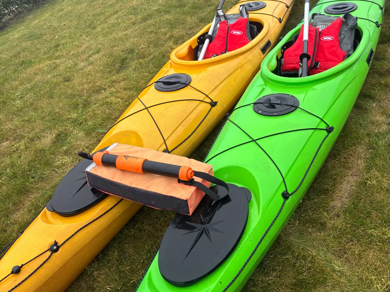 Billede 3 - 2 stk. havkajakker med alt tilbehør
