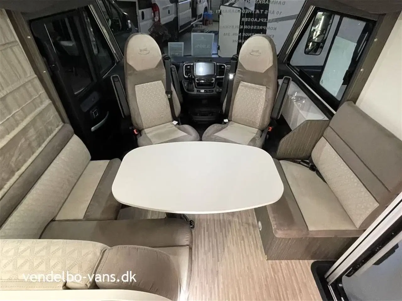 Billede 6 - 2026 - McLouis Nevis 873 Enkeltsenge og stor garage