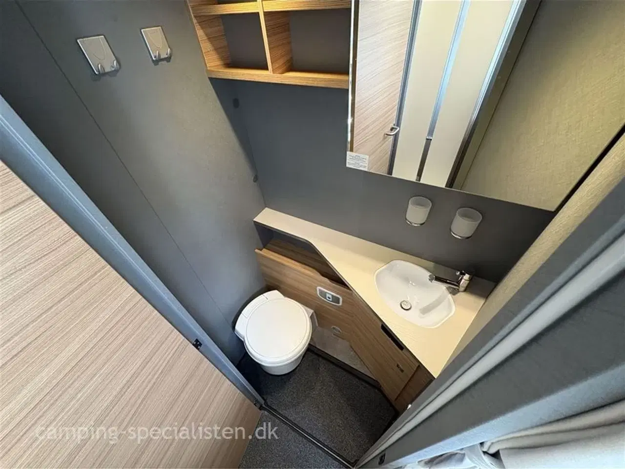 Billede 12 - 2022 - Dethleffs Just T 7052 EB - 90 Year   Dethleffs Just T 7052 EB - 90 Year 2022 - Se den nu hos Camping-Specialisten.dk