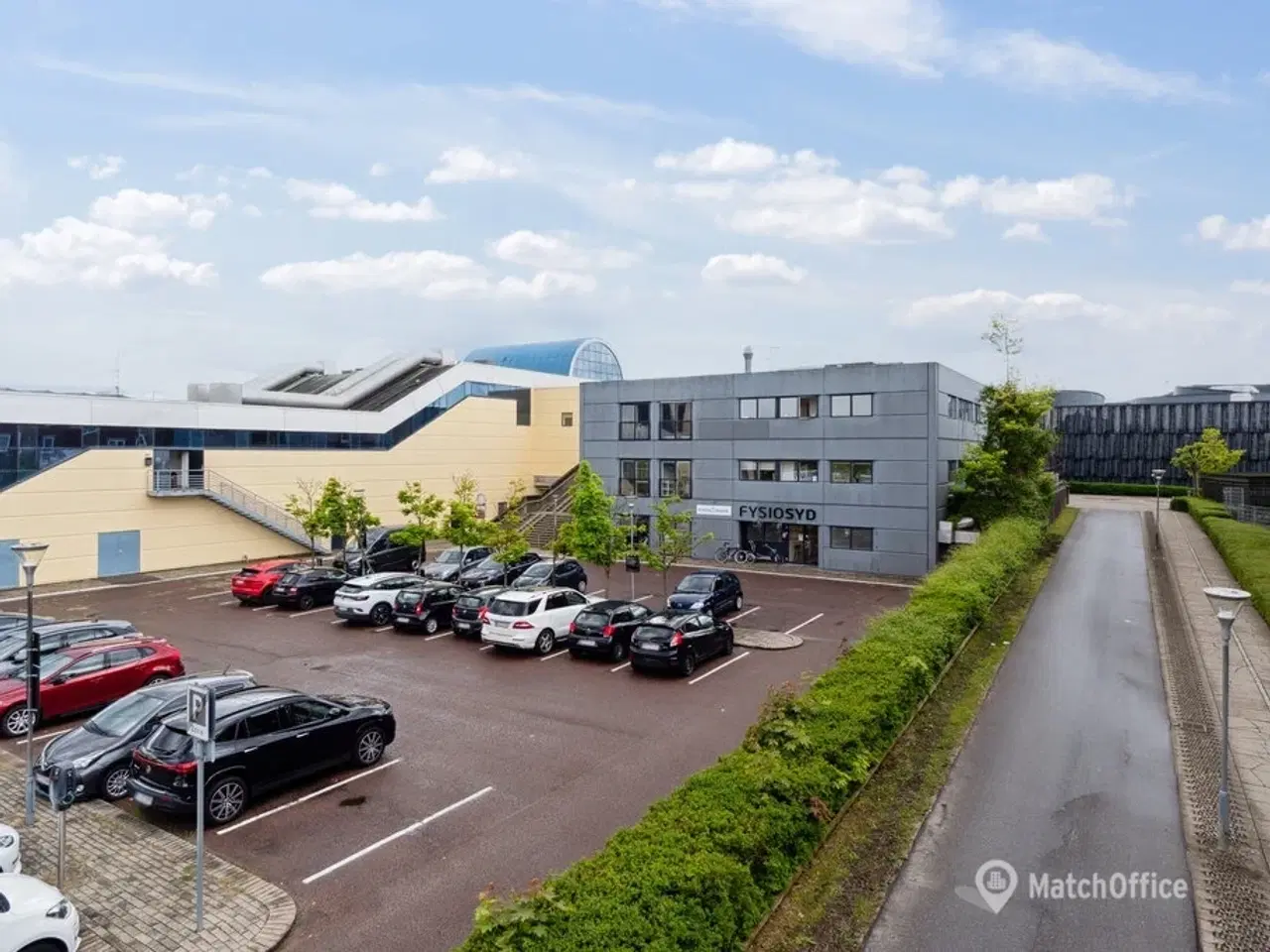 Billede 1 - Kliniklejemål lige ved Hundige Station og Waves