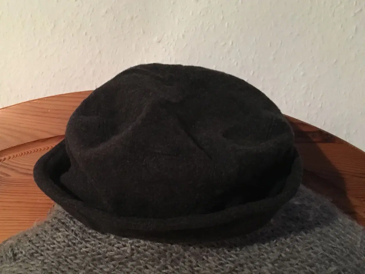 Billede 4 - Uld hat til salg
