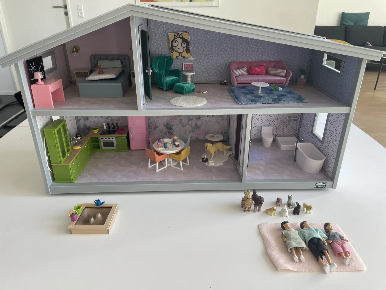 Billede 1 - Lundby dukkehus med tilbehør 