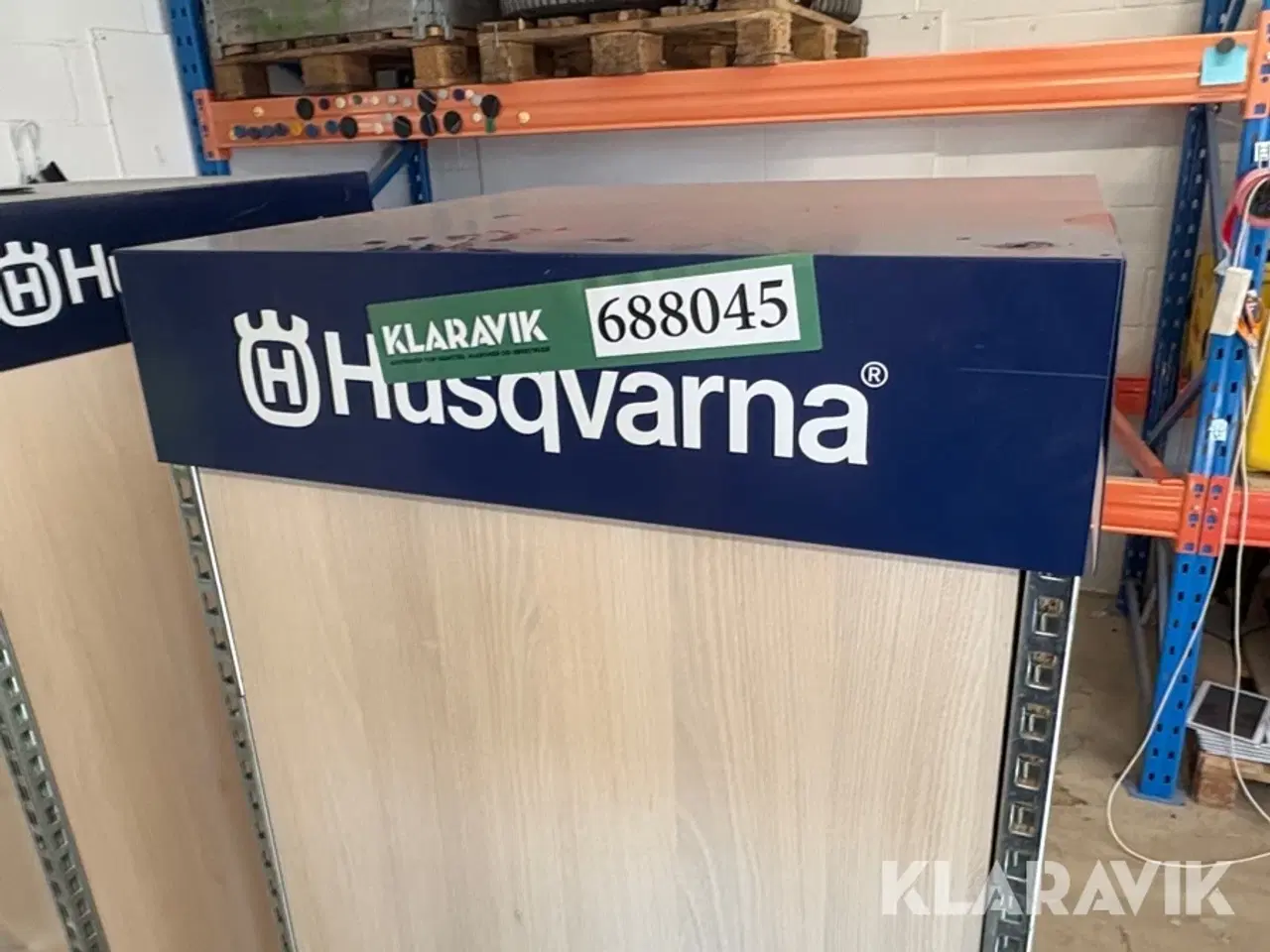 Billede 5 - Display med holdere på hjul 2 styk