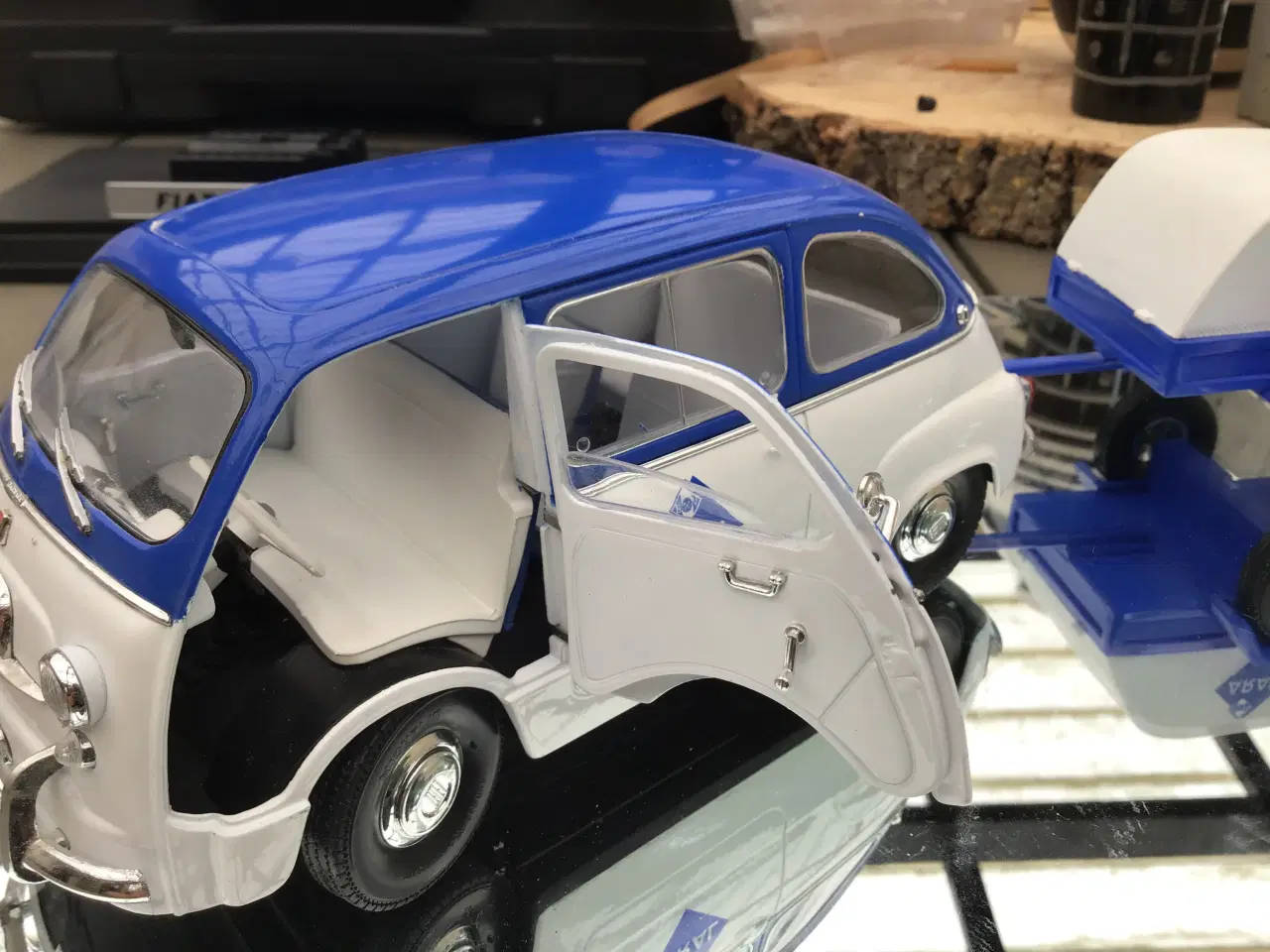 Billede 2 - Modelbil 1:18  Fiat 600 D Multipla (ARAL)