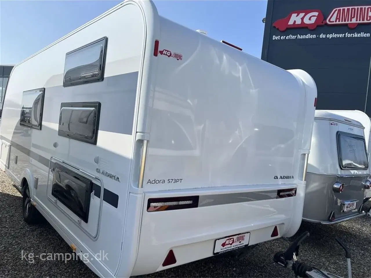 Billede 2 - 2023 - Adria Adora 573 PT   EFTERÅRSTILBUD nu nedsat med kr. 24.196,- | Vognen kan opvejes til 2000 KG