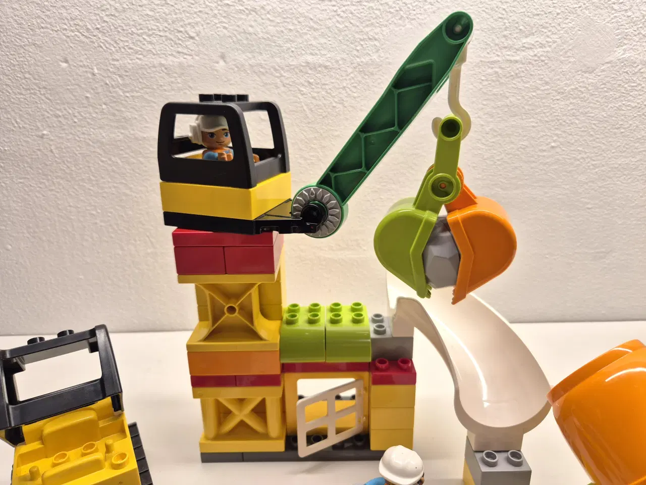 Billede 3 - Duplo Byggeplads med kran, cementblander og gravem