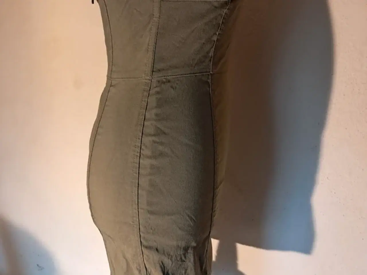 Billede 5 - Divided str. 36 kjole