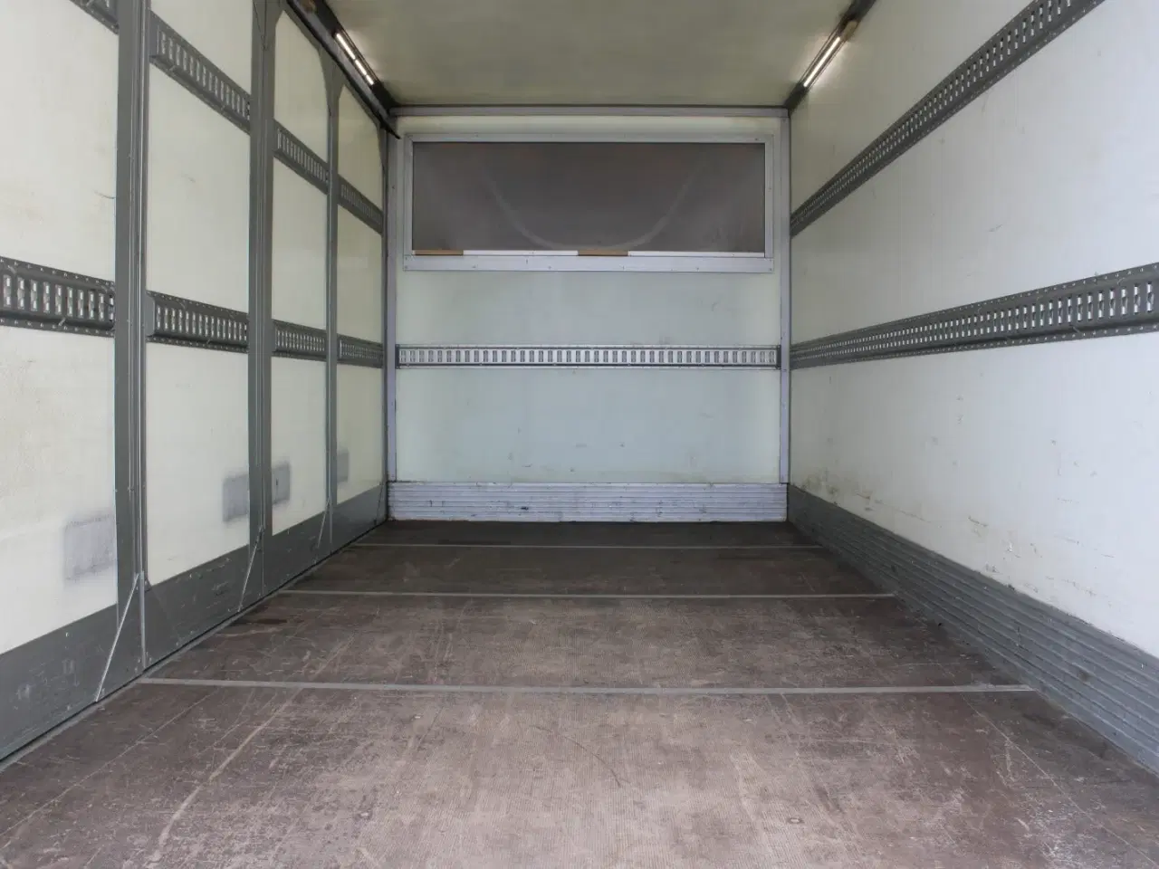 Billede 13 - VW Crafter 35 2,0 TDi 177 Alukasse m/lift aut.