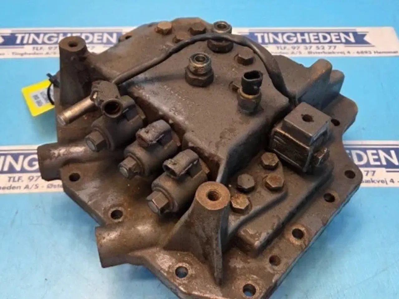 Billede 13 - Ford 8340 Dæksel F3NN7Z479