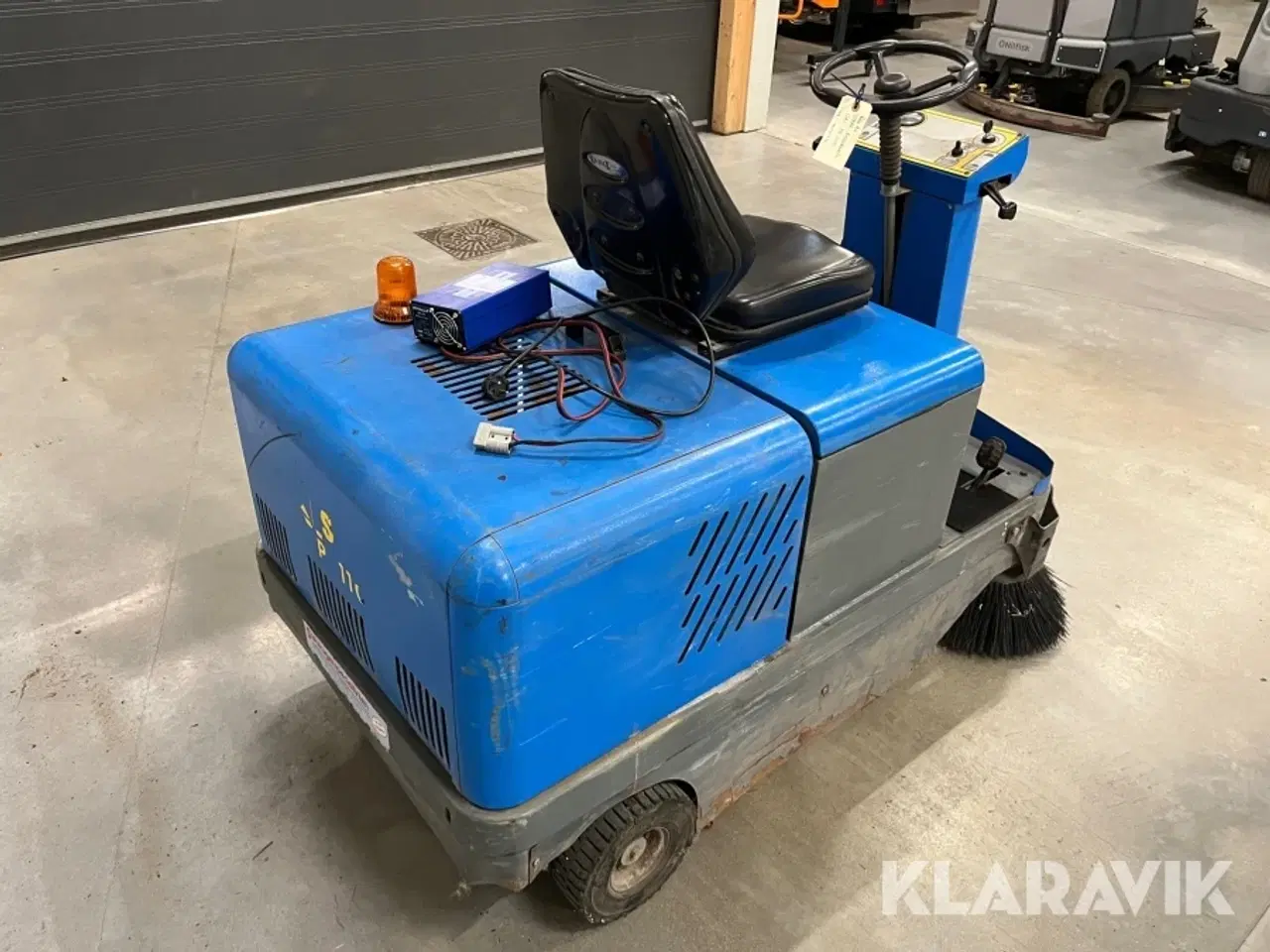 Billede 3 - Fejemaskine Isal PB110