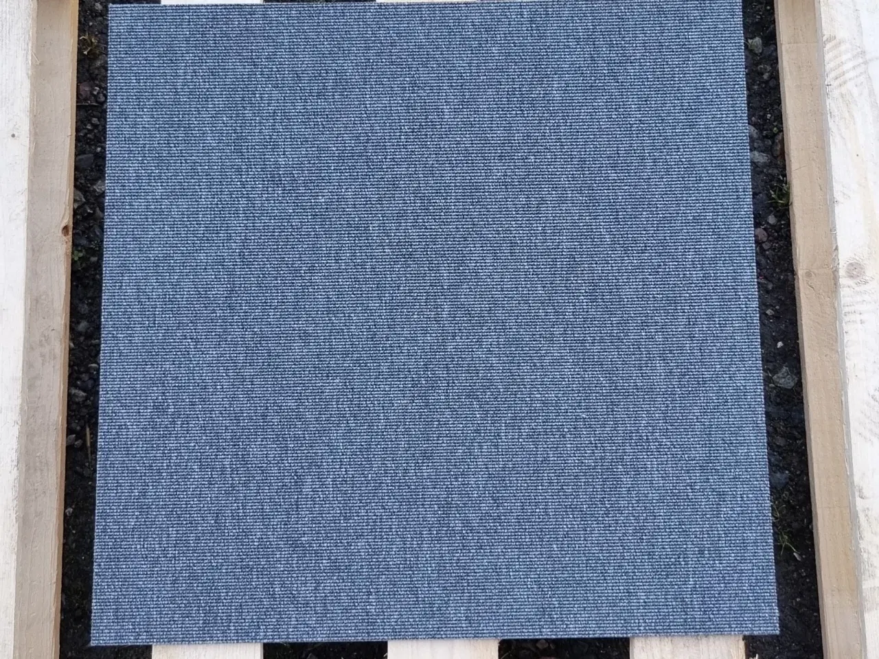 Billede 1 - Tæppefliser Nye. Medium Grey - 33 m2