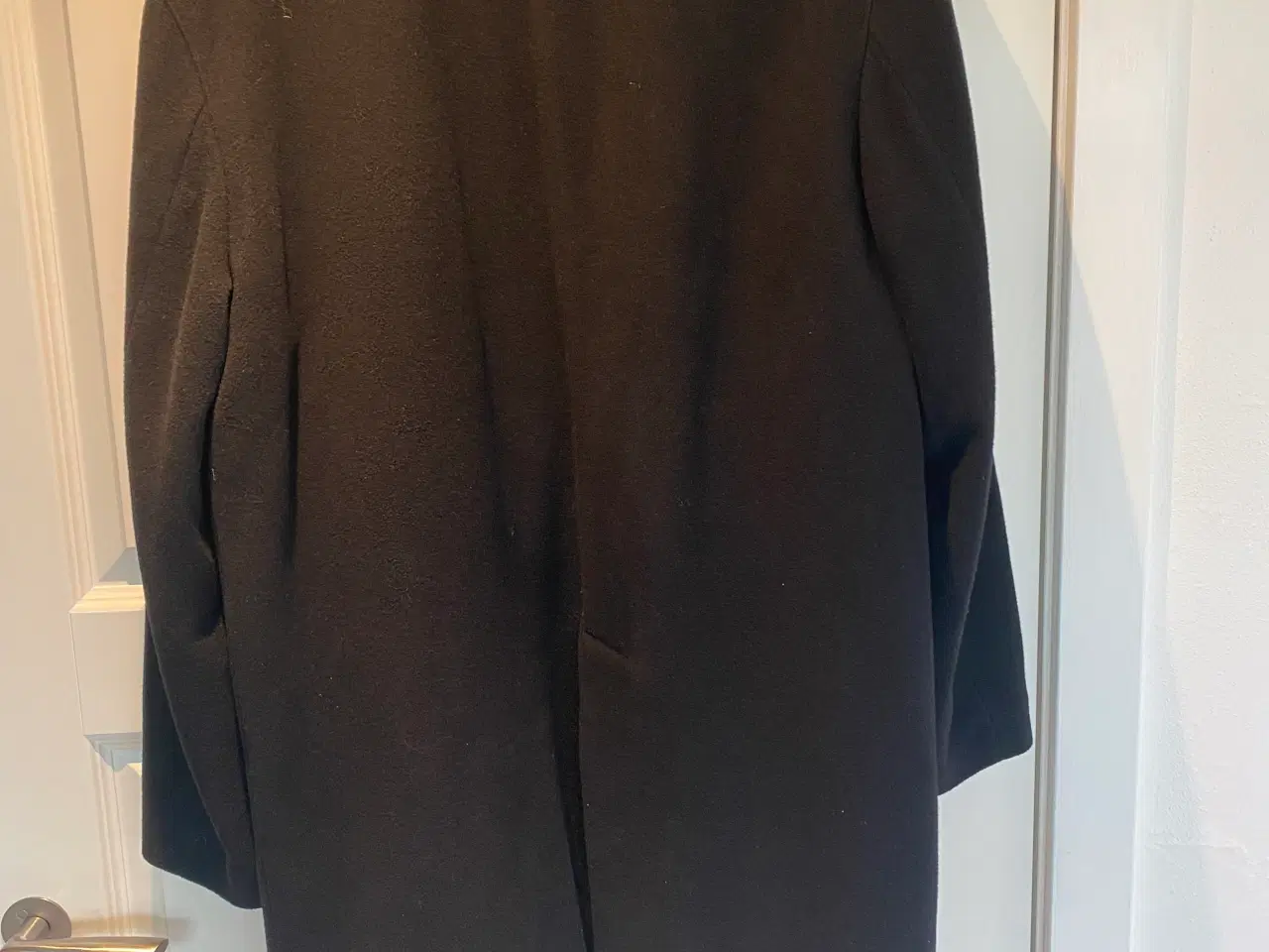 Billede 4 - Sort uld frakke med foer