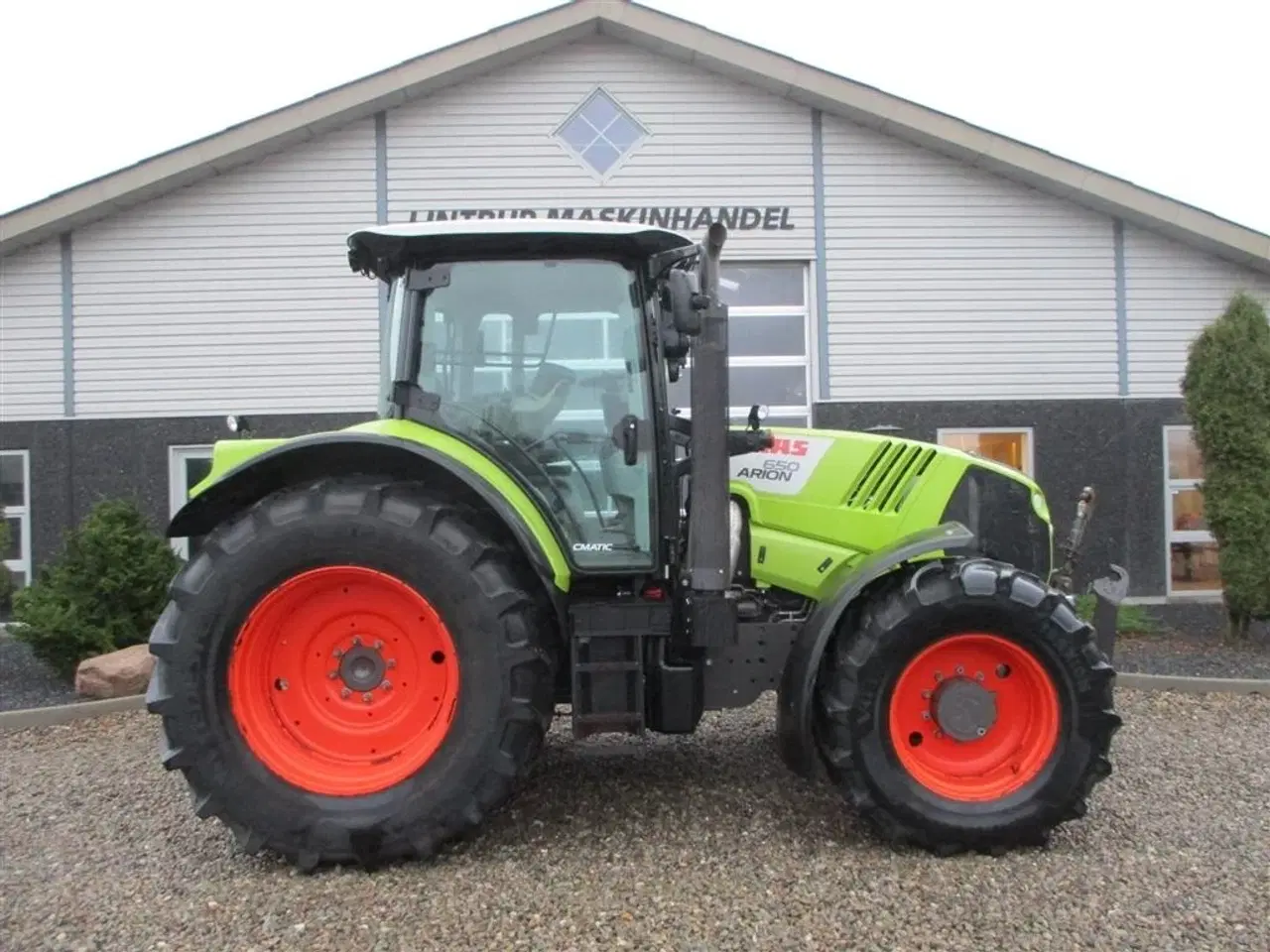 Billede 19 - CLAAS ARION 650 C-matic med frontlift, affjedret foraksel og affjedret kabine.