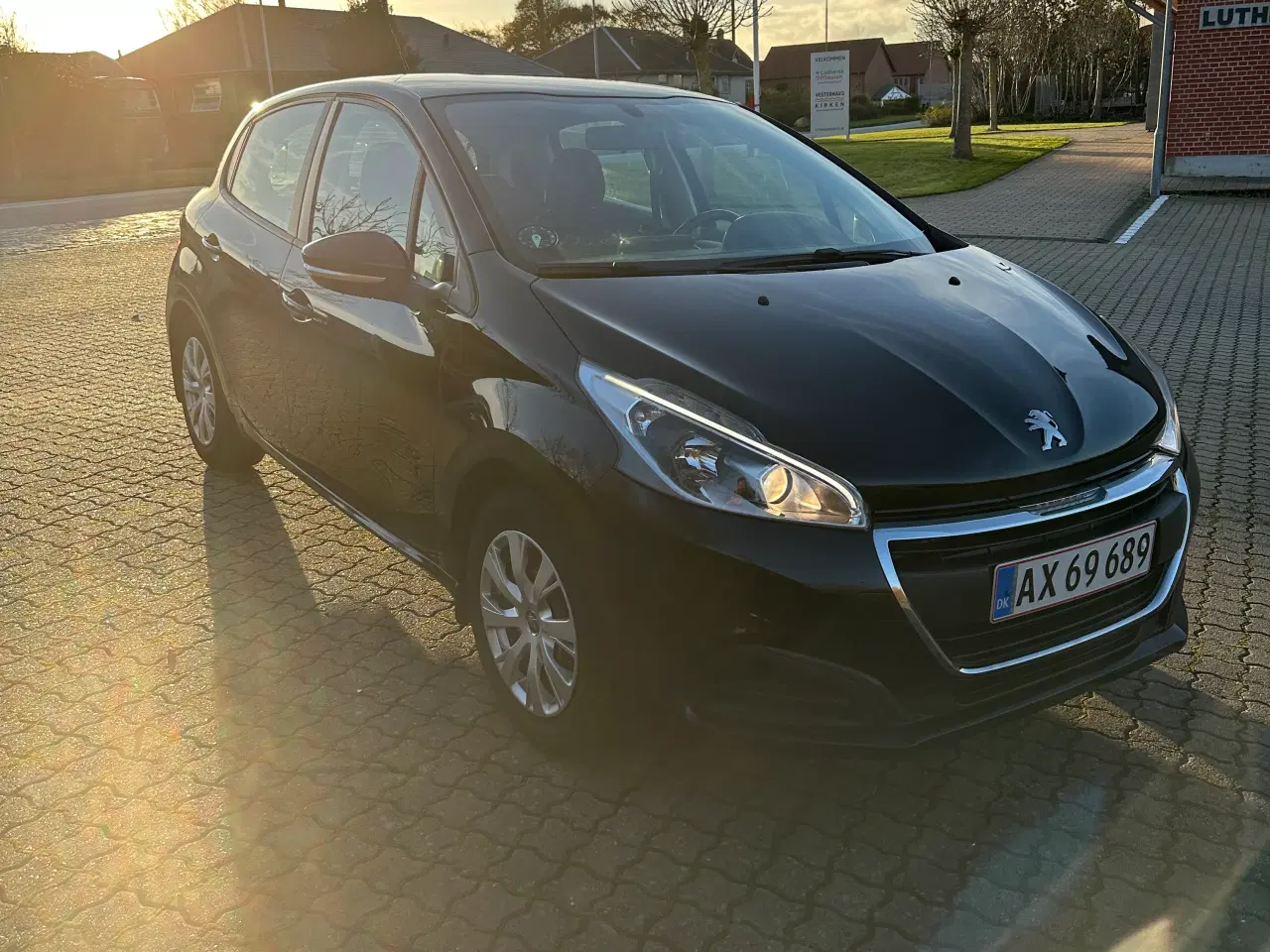 Billede 2 - Peugeot 208 nysynet + kun 113000 km!!