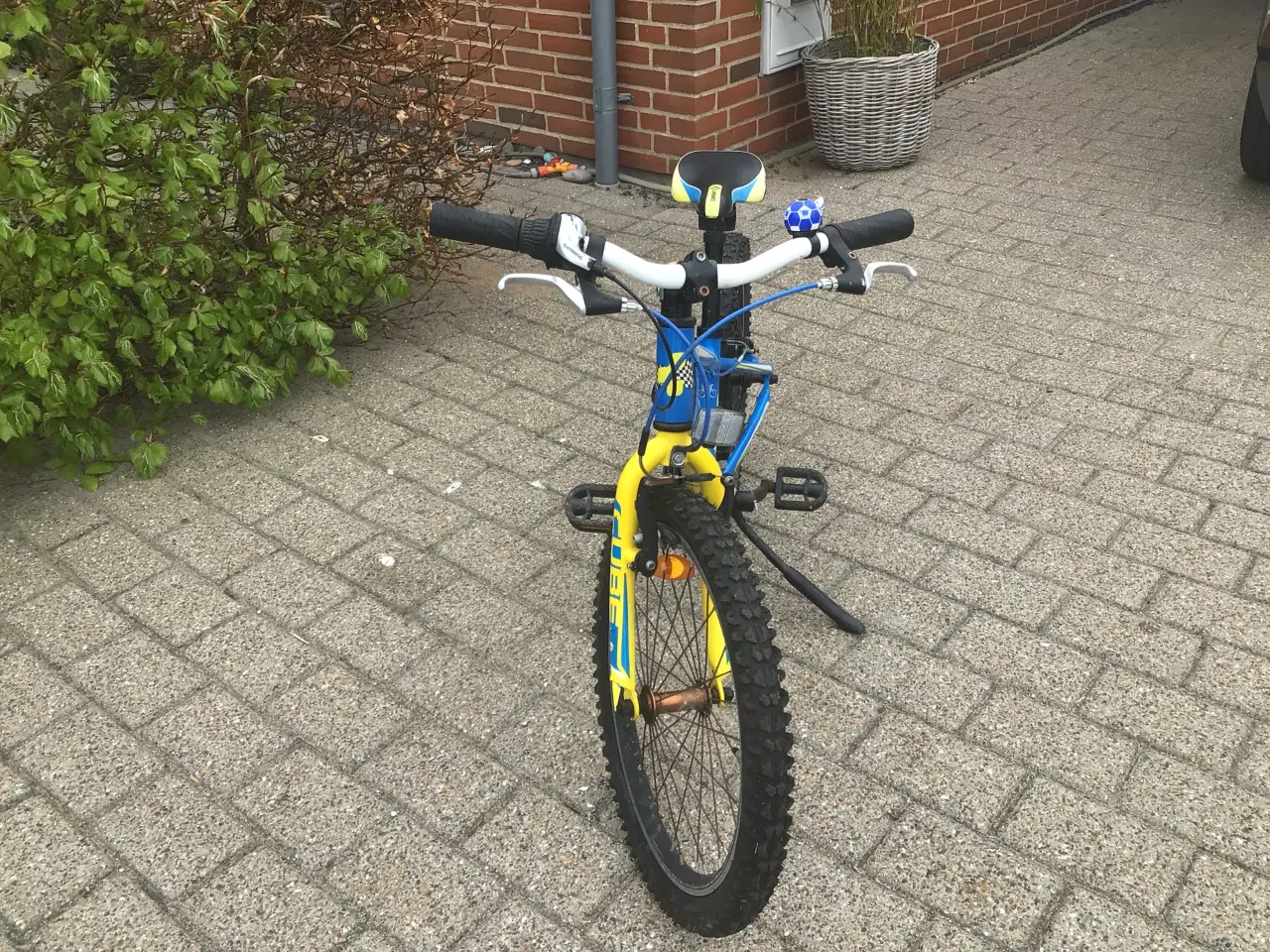 Billede 2 - MBK børnecykel ca. 6-8 år 