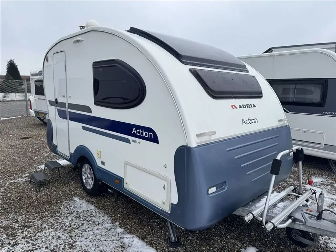Billede 1 - 2014 - Adria Action 361 LH   Prisen er inkl. klargøring, gastest, fugttest, syn og nummerplade. SÆLGES FOR KUNDE