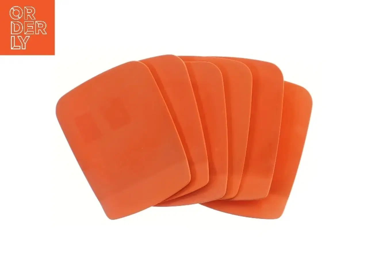 Billede 1 - Sæt med 5 orange plastikskraber (str. 5 stk 16x12 cm)
