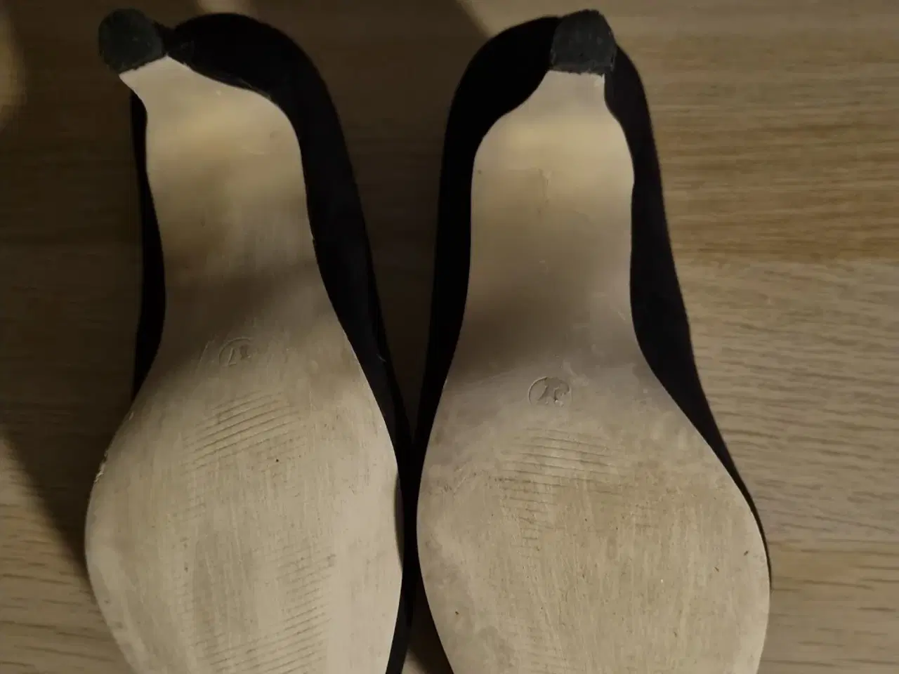 Billede 7 - Bianco pumps i sort læder/ruskind 